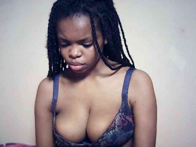BustyDebbie webcam