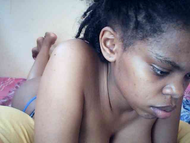 BustyDebbie webcam