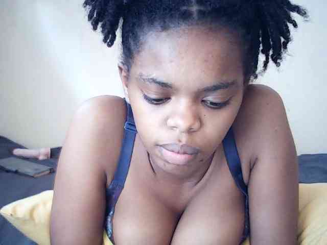 BustyDebbie webcam