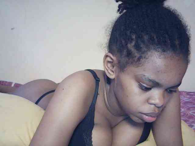 BustyDebbie webcam