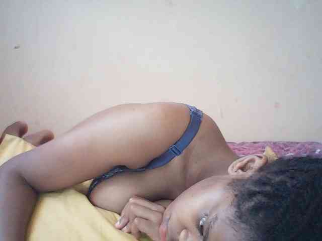 BustyDebbie webcam