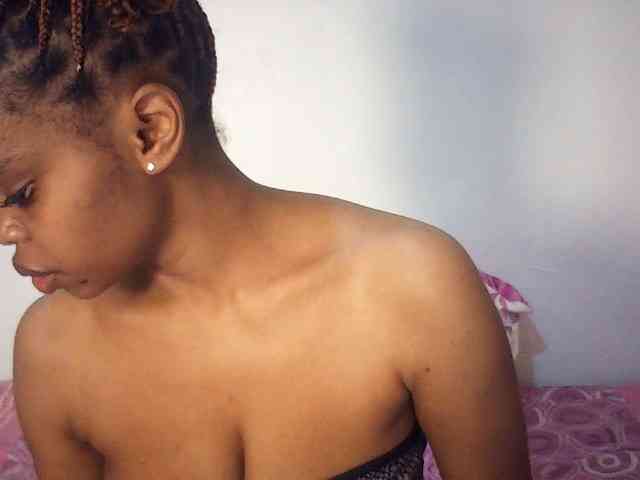 BustyDebbie webcam