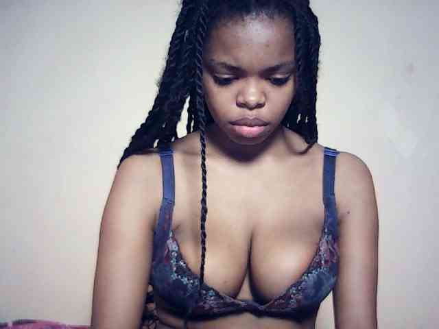 BustyDebbie webcam