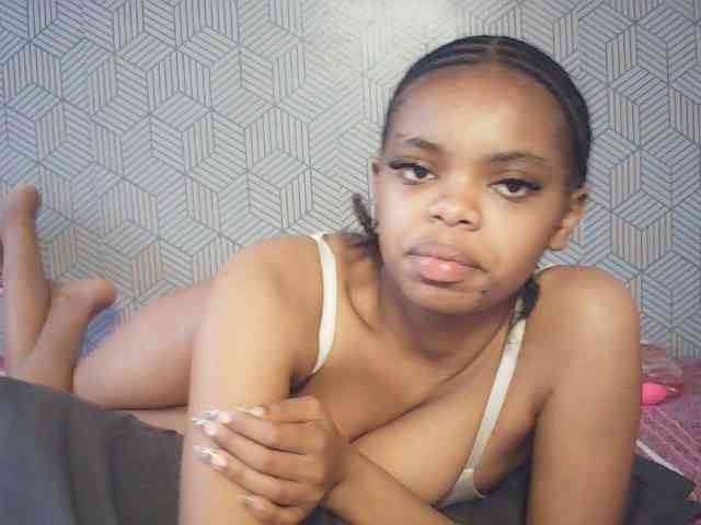 BustyDebbie webcam