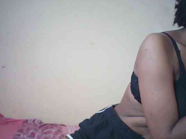 BustyDebbie webcam