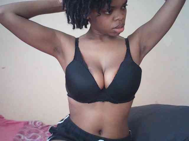 BustyDebbie webcam