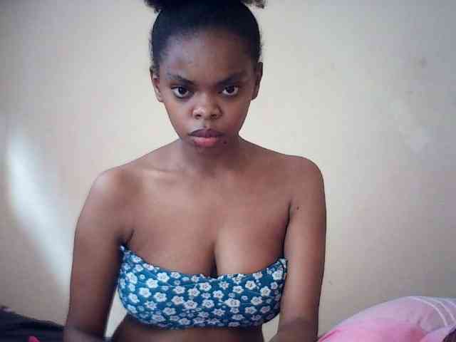 BustyDebbie webcam