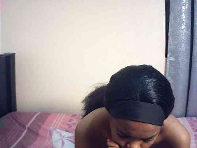 BustyDebbie webcam