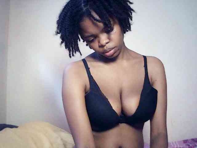 BustyDebbie webcam