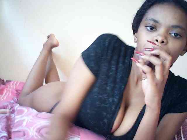 BustyDebbie webcam