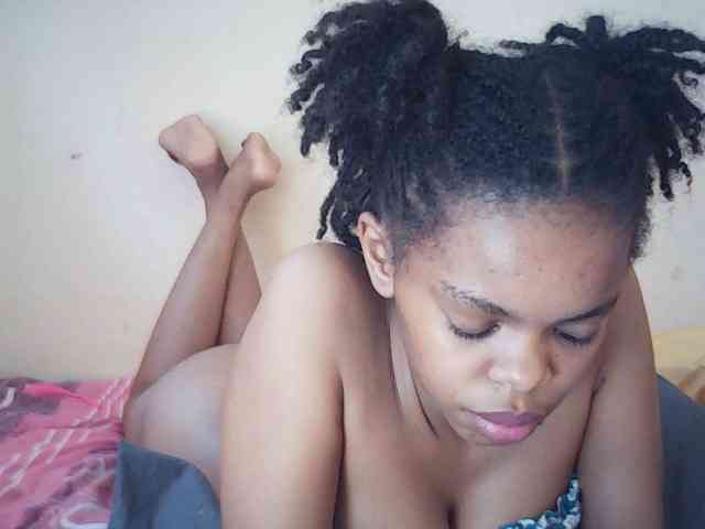 BustyDebbie webcam