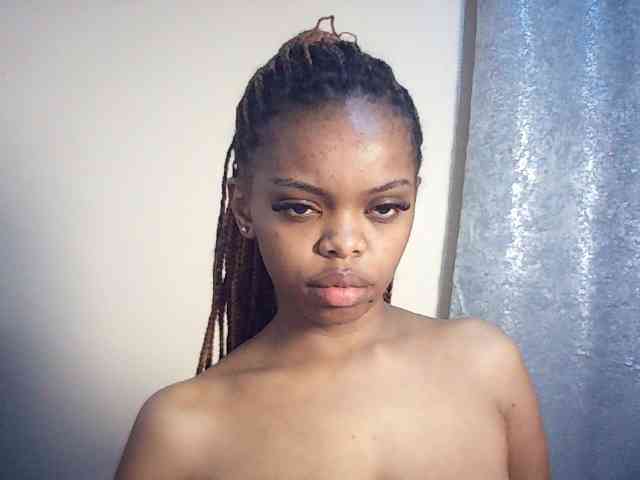 BustyDebbie webcam