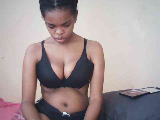 BustyDebbie webcam