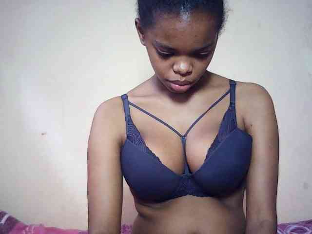 BustyDebbie webcam