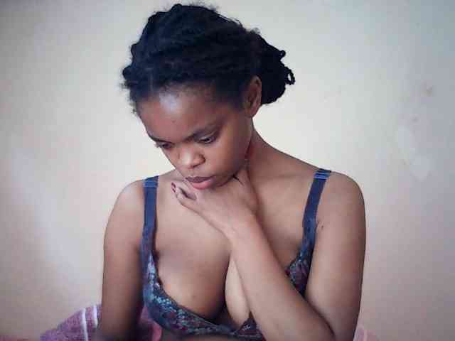 BustyDebbie webcam