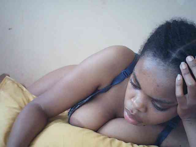 BustyDebbie webcam