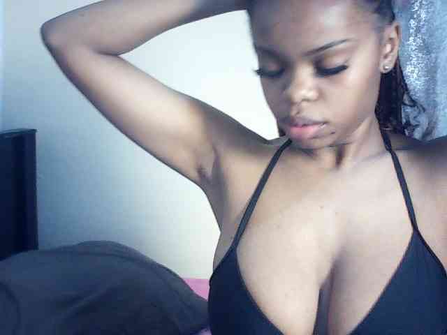 BustyDebbie webcam