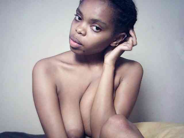 BustyDebbie webcam