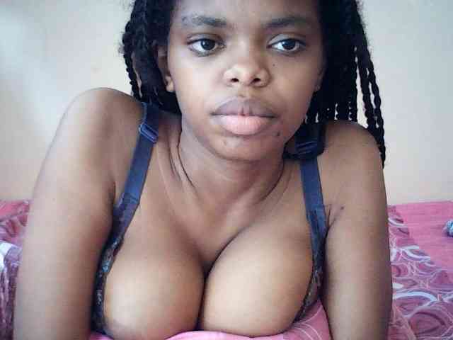 BustyDebbie webcam
