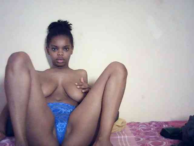 BustyDebbie webcam