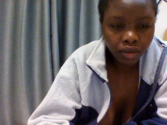 Comfort2a webcam bongacams model stream image
