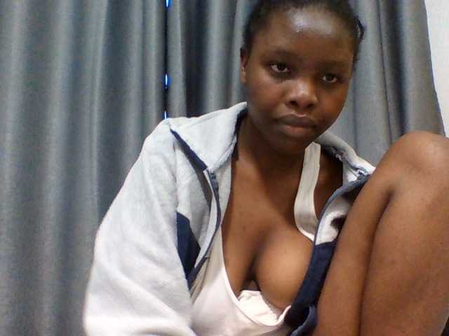 Comfort2a webcam bongacams model stream image