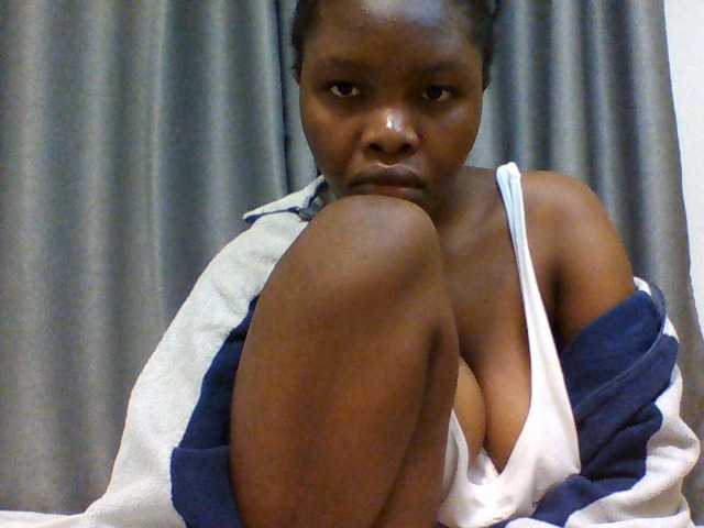 Comfort2a webcam bongacams model stream image