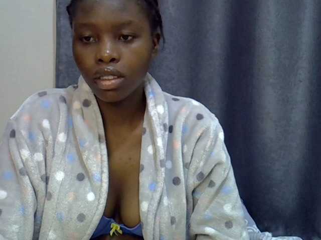 Comfort2a webcam bongacams model stream image