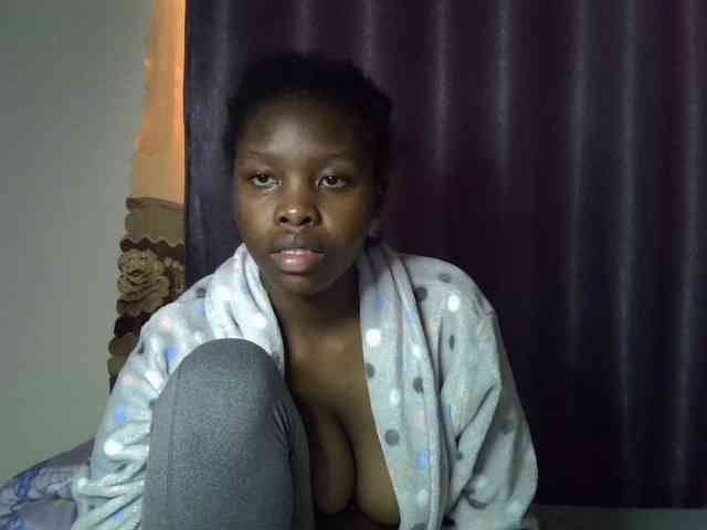 Comfort2a Live Webcam on BongaCams