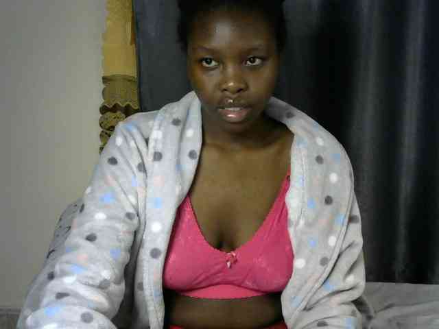 Comfort2a Live Webcam on BongaCams