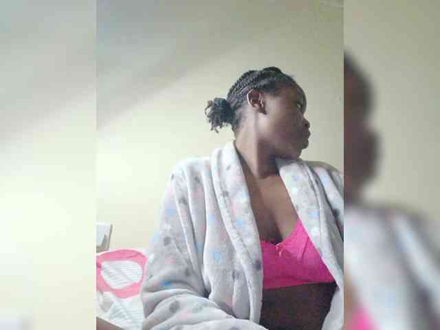 Comfort2a Live Webcam on BongaCams