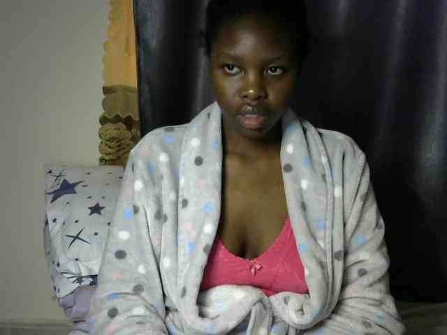 Comfort2a Live Webcam on BongaCams