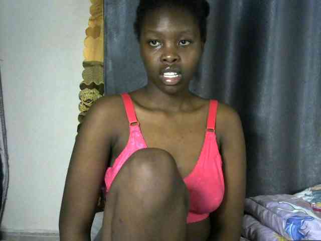 Comfort2a Live Webcam on BongaCams