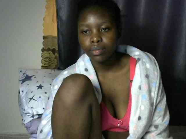 Comfort2a Live Webcam on BongaCams