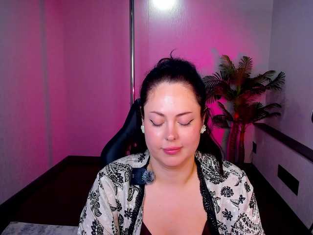 HottyAlba live cam on BongaCams