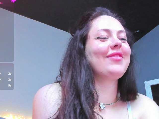 HottyAlba live cam on BongaCams