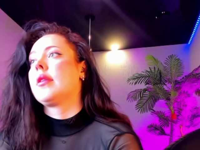 HottyAlba's BongaCams show and profile