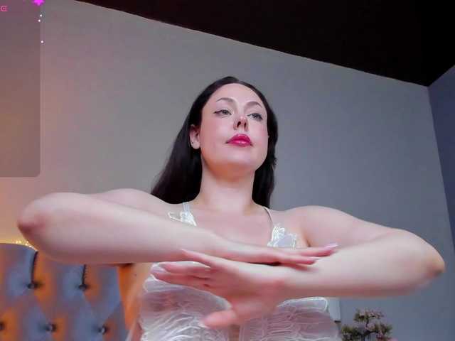 HottyAlba live cam preview