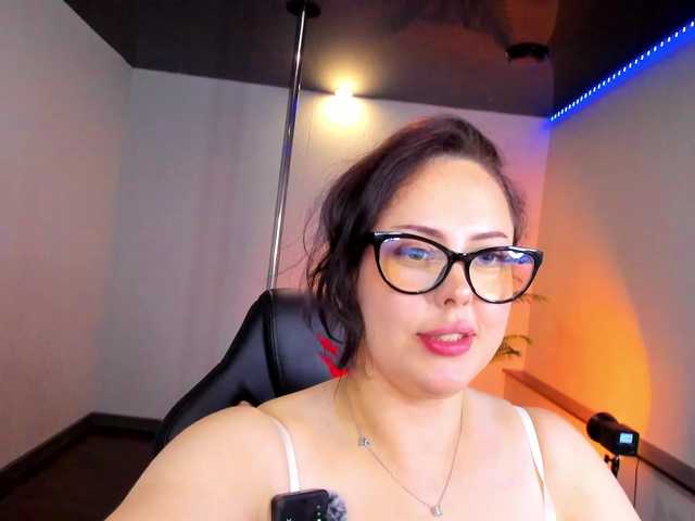 HottyAlba live cam on BongaCams