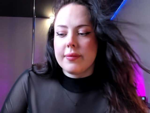 HottyAlba's BongaCams show and profile