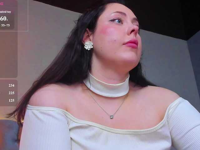 HottyAlba live cam on BongaCams
