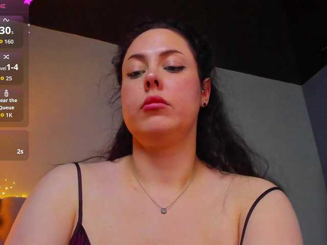 HottyAlba live cam on BongaCams