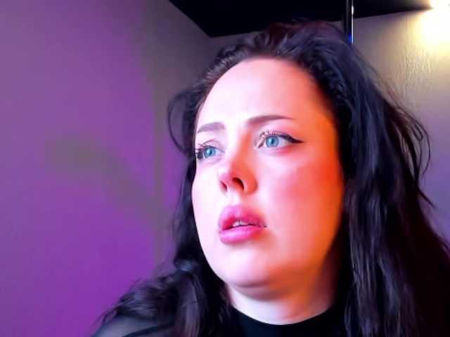 HottyAlba's BongaCams show and profile