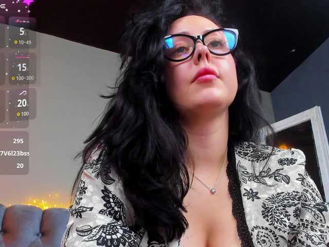 HottyAlba live webcam show