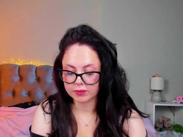 HottyAlba live webcam show