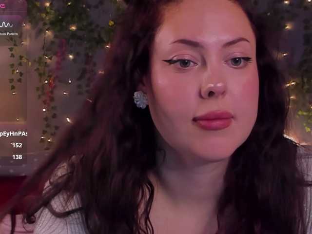 HottyAlba live cam on BongaCams
