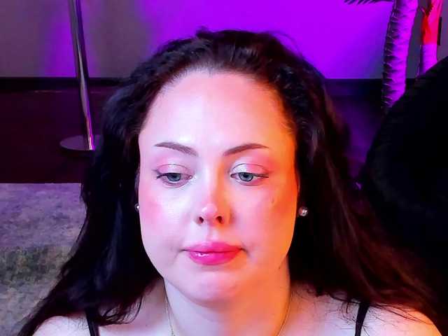 HottyAlba's BongaCams show and profile