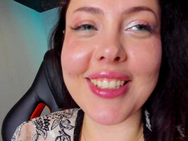 HottyAlba live cam on BongaCams
