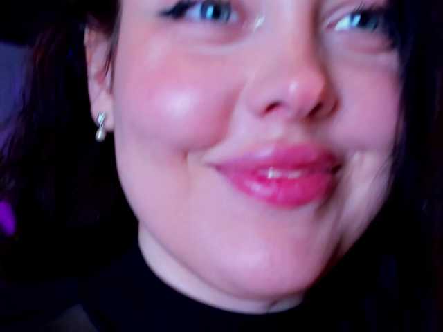 HottyAlba's BongaCams show and profile