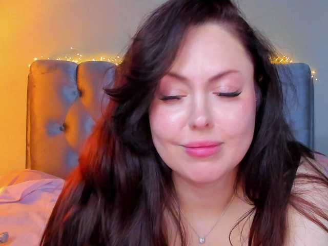 HottyAlba, live now on BongaCams